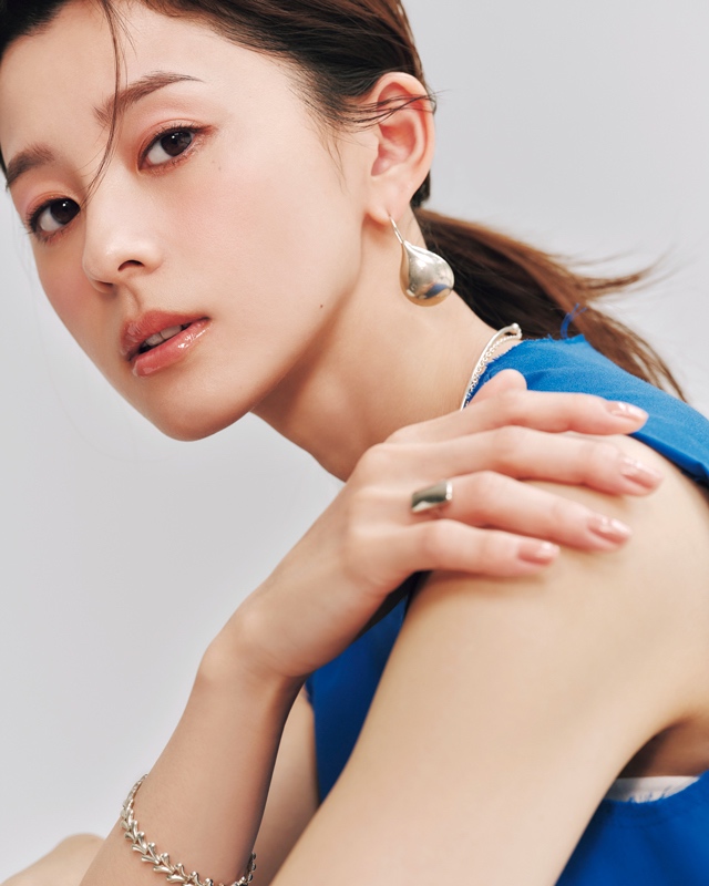 朝比奈彩