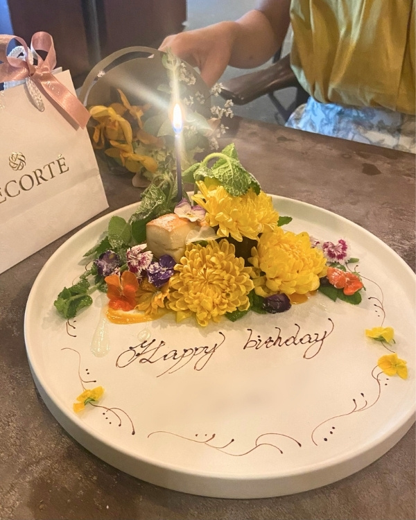 花の記念日プレートの写真
