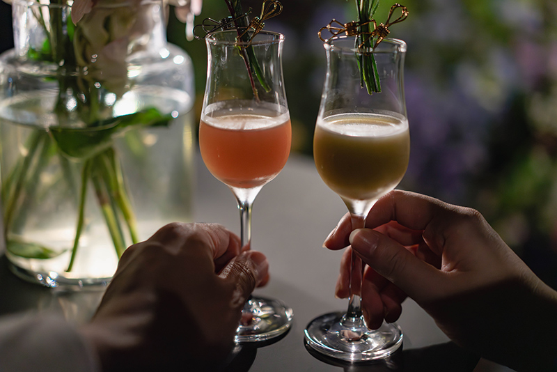 カクテル 乾杯