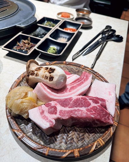 黒豚専門店のスクソンド本店