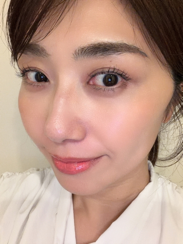 ミストをつけた顔の写真
