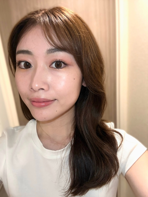 ファンデを塗った杉本さんの写真