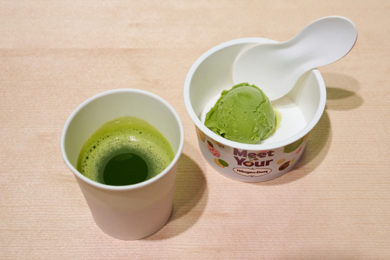 抹茶ドリンクと抹茶アイス