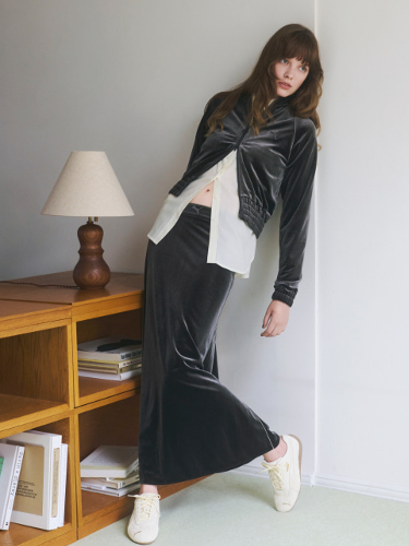 【PUMA for emmi】ベロアショートトラックジャケット
【PUMA for emmi】ベロアナロースカート