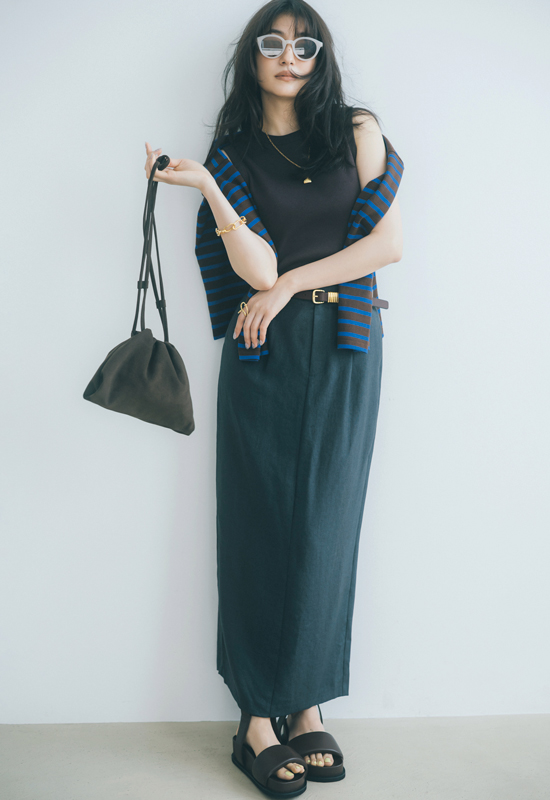 有末麻祐子 ブラウン×グレーコーデ