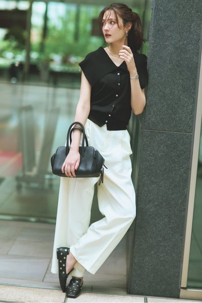 【9/9のコーデ】シンプルなモノトーンは足元でほんのりモードに味変♡