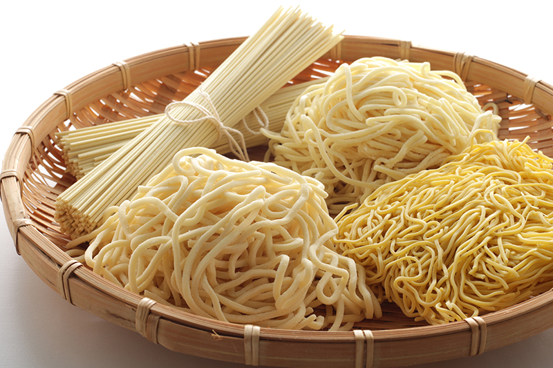 さまざまな麺類（茹でる前）