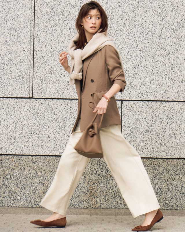 ニュアンスカラーの「ジャケットコーデ