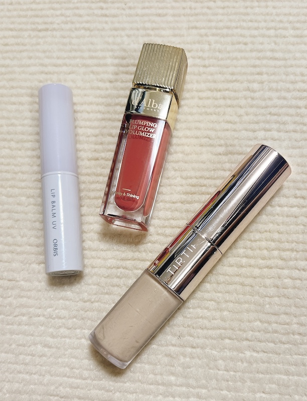 持ち歩きコスメは最低限、かつコンパクトサイズをセレクト