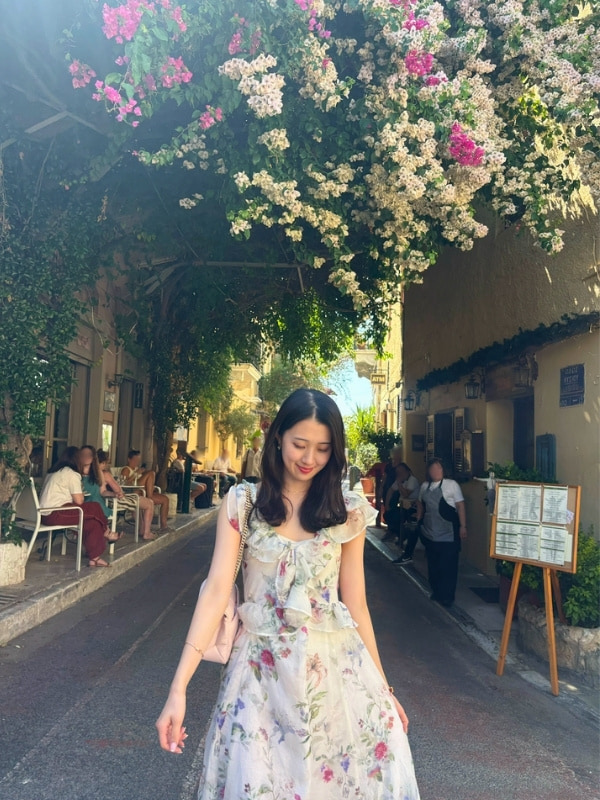 緑が美しい街中で撮影した写真