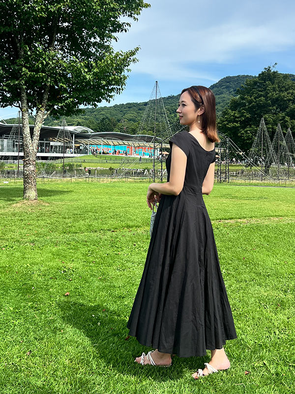 MARIHAの黒ワンピース
