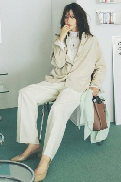 【10/27のコーデ】すらりと縦長に見える、まろやかなワントーン♡