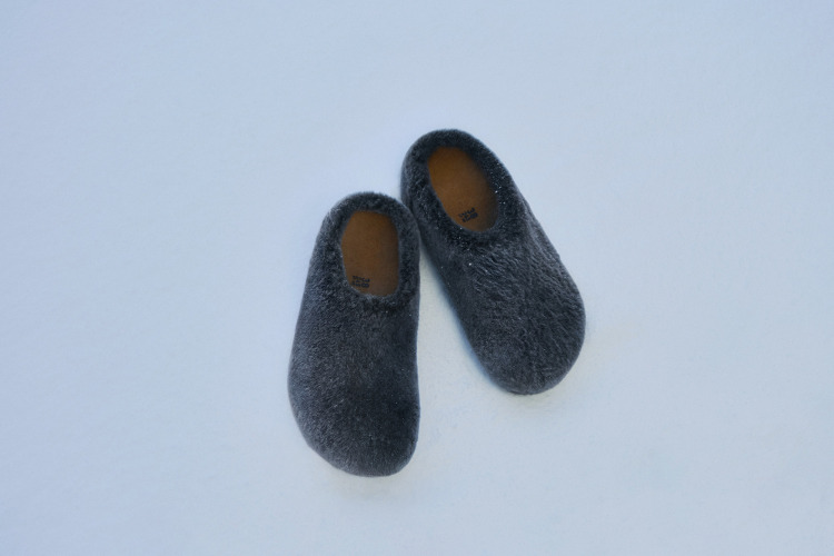 雪の上に置かれたアムステルダム ラップド