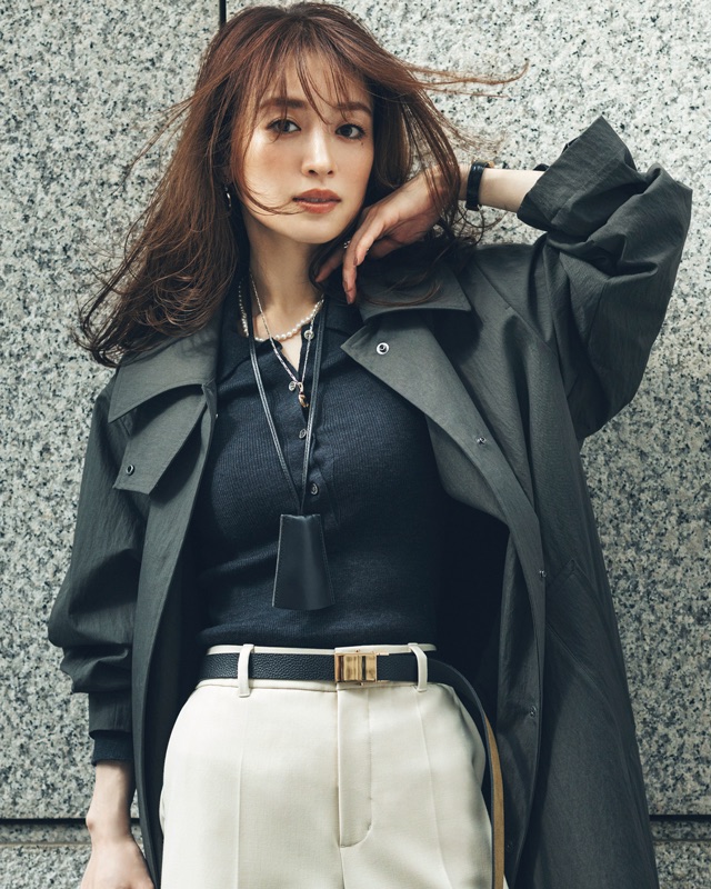 泉 里香 コート×ニット×パンツ