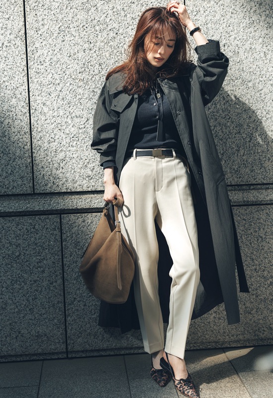 泉 里香 コート×ニット×パンツ