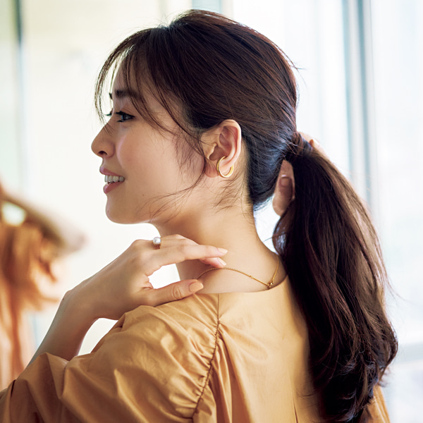 ひとつ結びを今っぽくアップデート 基本の作り方からおしゃれなアレンジまでを全網羅 Oggi Jp