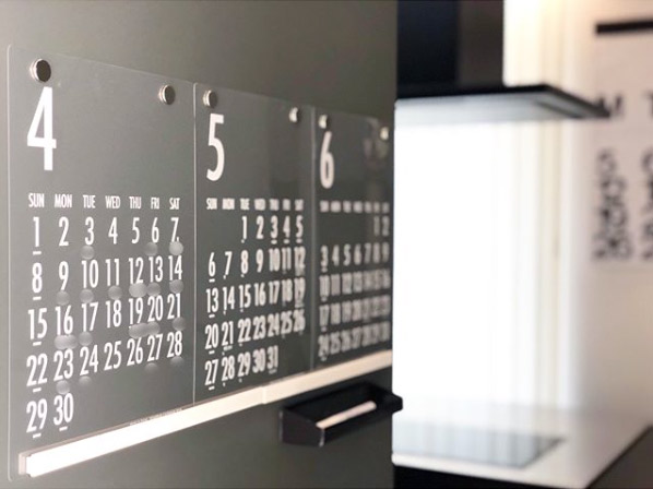 TUULI（mon・o・tone）の透明カレンダー