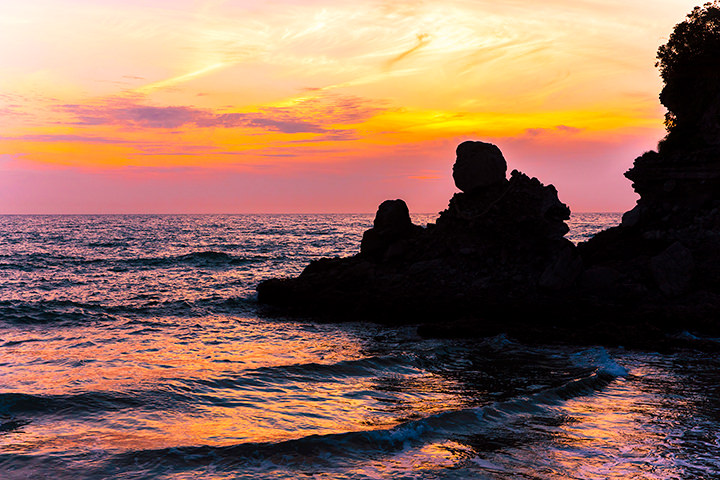 人形岩（西方海岸）【鹿児島県】